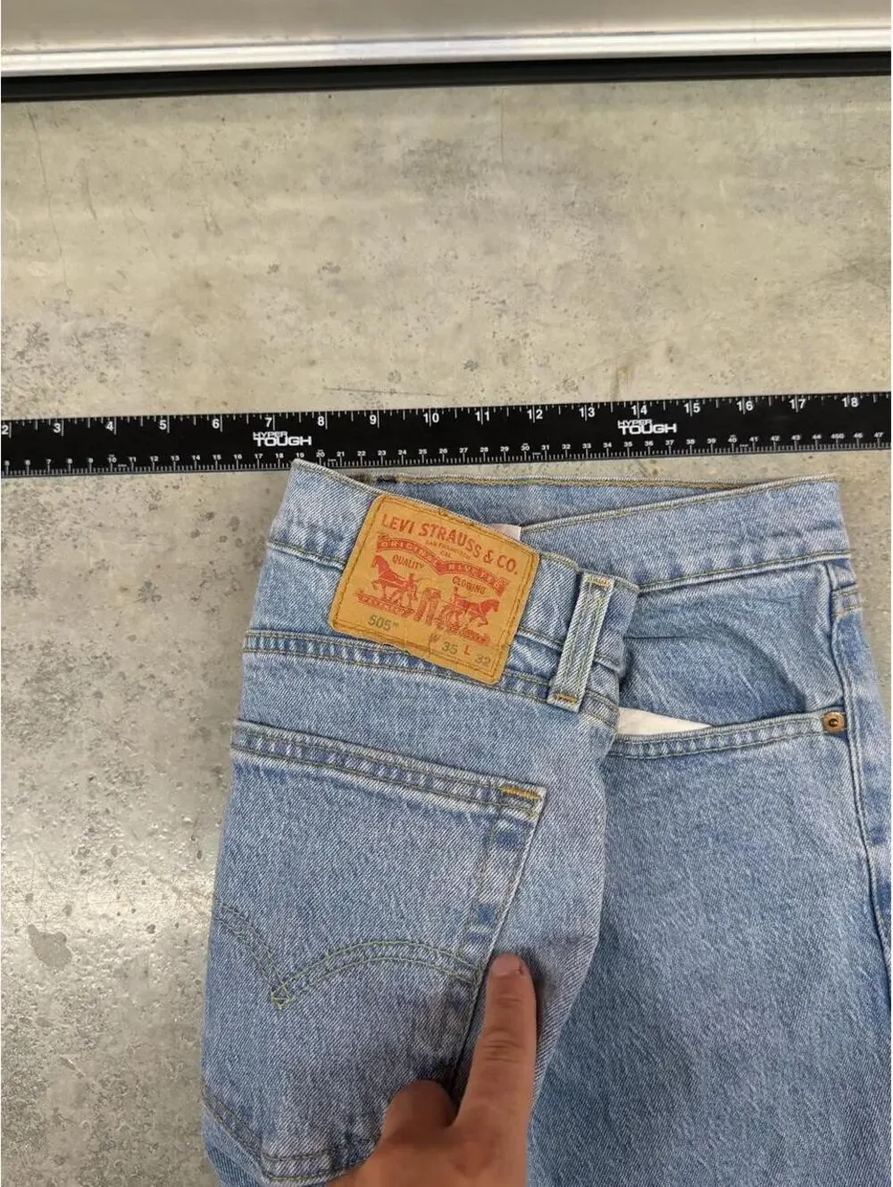 vintage levis 505 faded blue straight leg jeans size 35 x 32